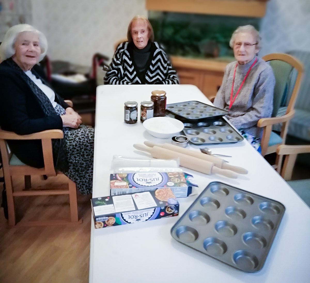RNNH care home residents getting ready to bake. 